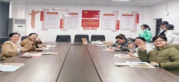 为庆祝“三八”国际妇女节，体育学院工会与团委于3月6日联合举办“春风如你，体熠芳华”主题活动，为全体女教职工送...