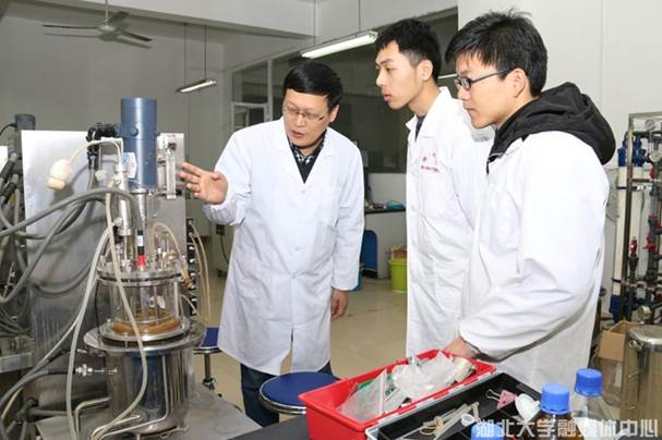 https://news.hubu.edu.cn/__local/4/0A/42/6A52C527B48EDE80556FE65D123_4C3A7B12_3B72C.png