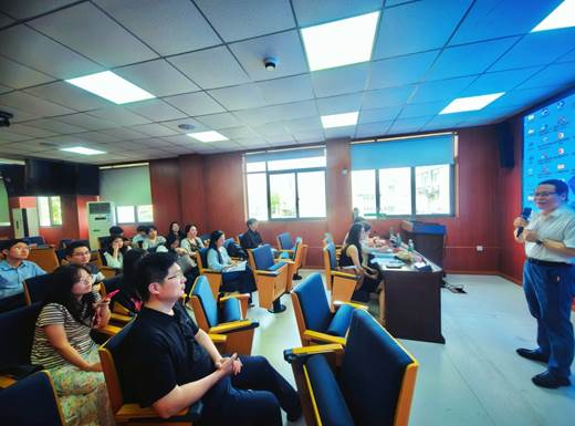 为备战湖北大学第十届青年教师教学竞赛，不断提高青年教师教学水平和专业素质，促进青年教师专业化队伍成长，法学院...